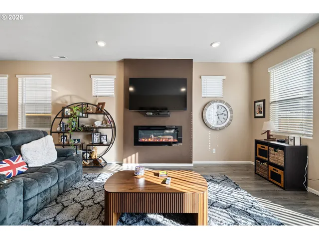 $438,000 | 2779 Fenya Street, Springfield, OR 97477