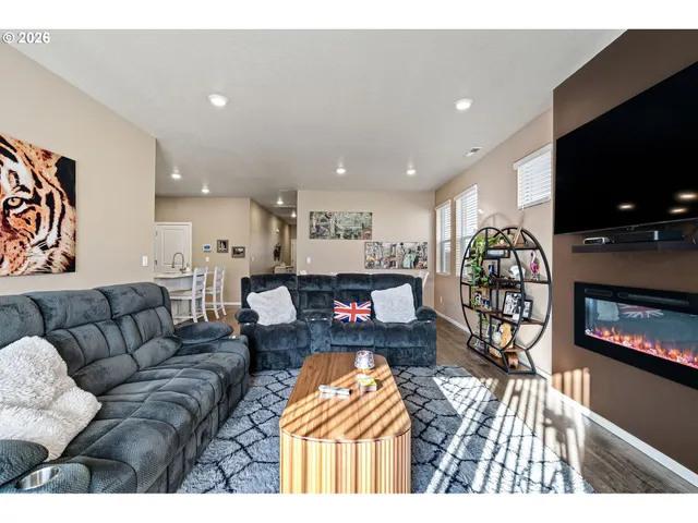 $438,000 | 2779 Fenya Street, Springfield, OR 97477