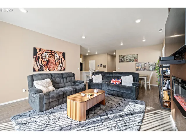 $438,000 | 2779 Fenya Street, Springfield, OR 97477