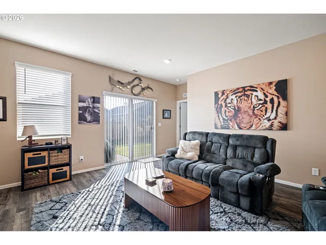 $438,000 | 2779 Fenya Street, Springfield, OR 97477