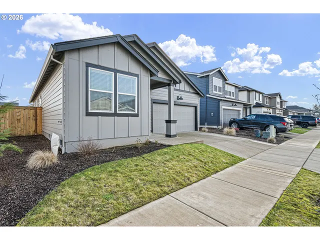 $438,000 | 2779 Fenya Street, Springfield, OR 97477