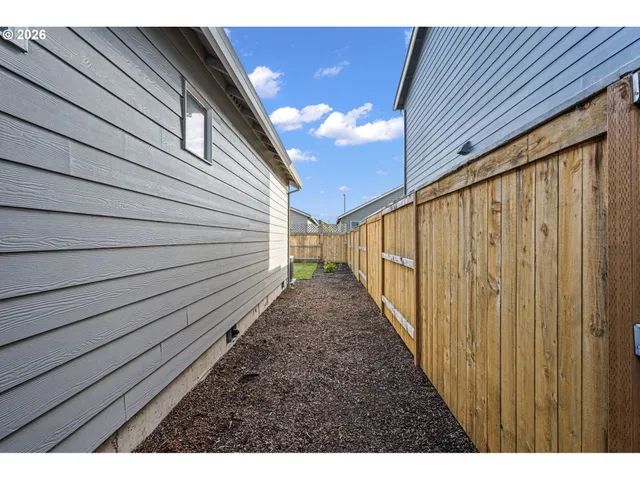 $438,000 | 2779 Fenya Street, Springfield, OR 97477