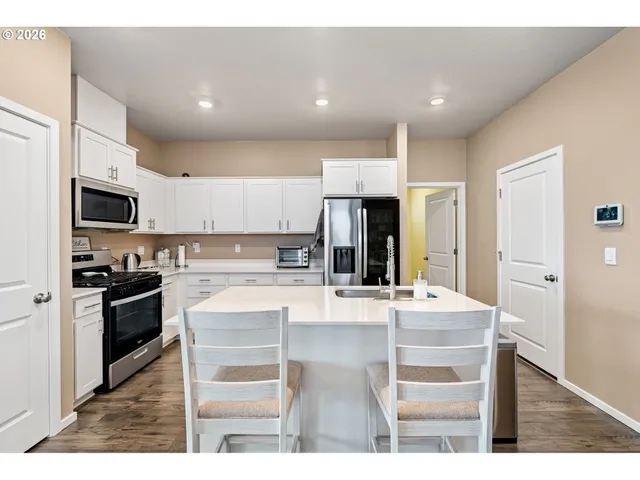 $438,000 | 2779 Fenya Street, Springfield, OR 97477