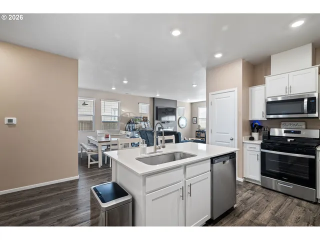 $438,000 | 2779 Fenya Street, Springfield, OR 97477