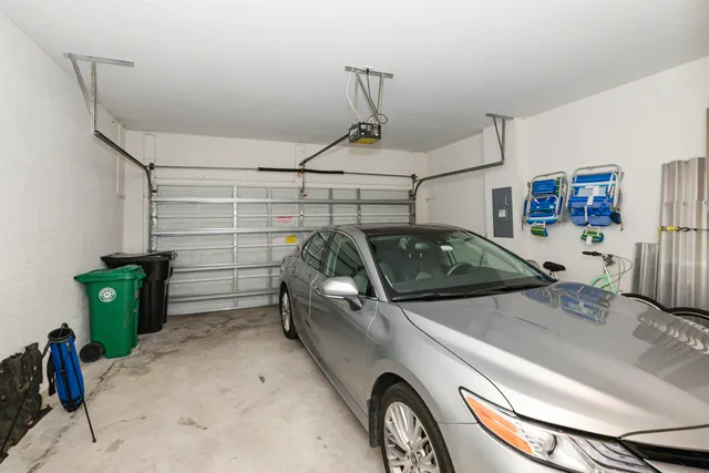 a very nice looking room with gym equipment