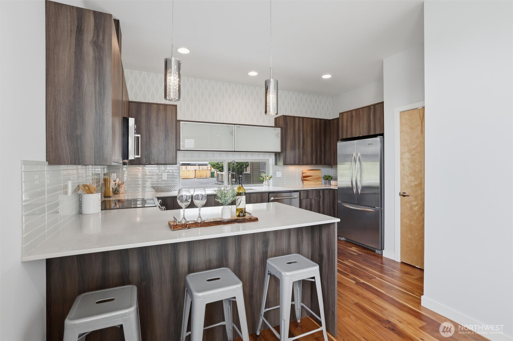 3655 Francis Avenue North Seattle, WA 98103 - Photo 12 of 32