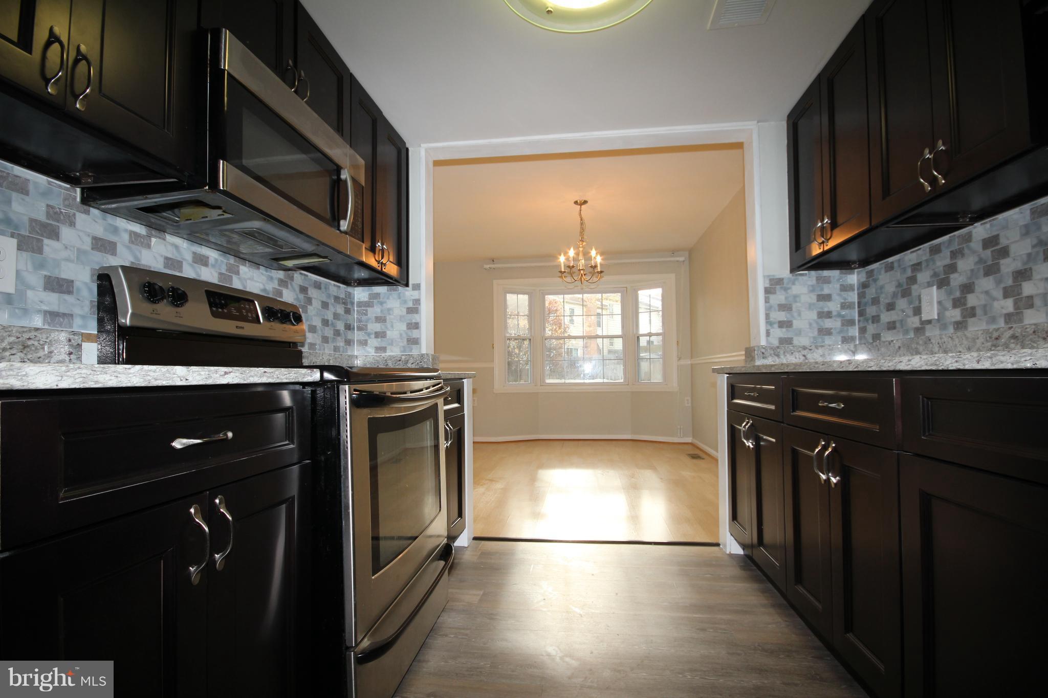 2902 Seminole Road Woodbridge, VA 22192 - Photo 2 of 30 granite countertops