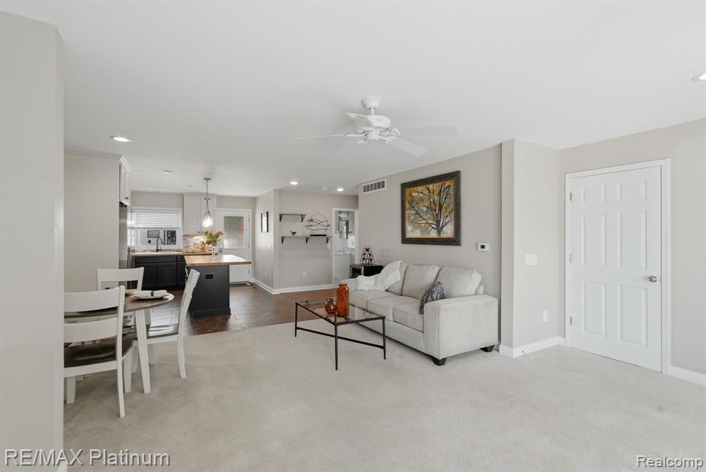 1612 South Hughes Road Brighton, MI 48114 - Photo 6 of 53