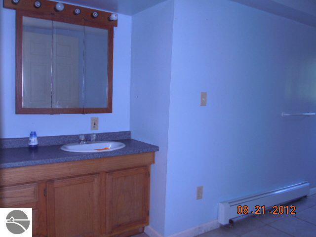 4685 West Berry Road Sterling, MI 48659 - Photo 9 of 16 1750604-8.JPG