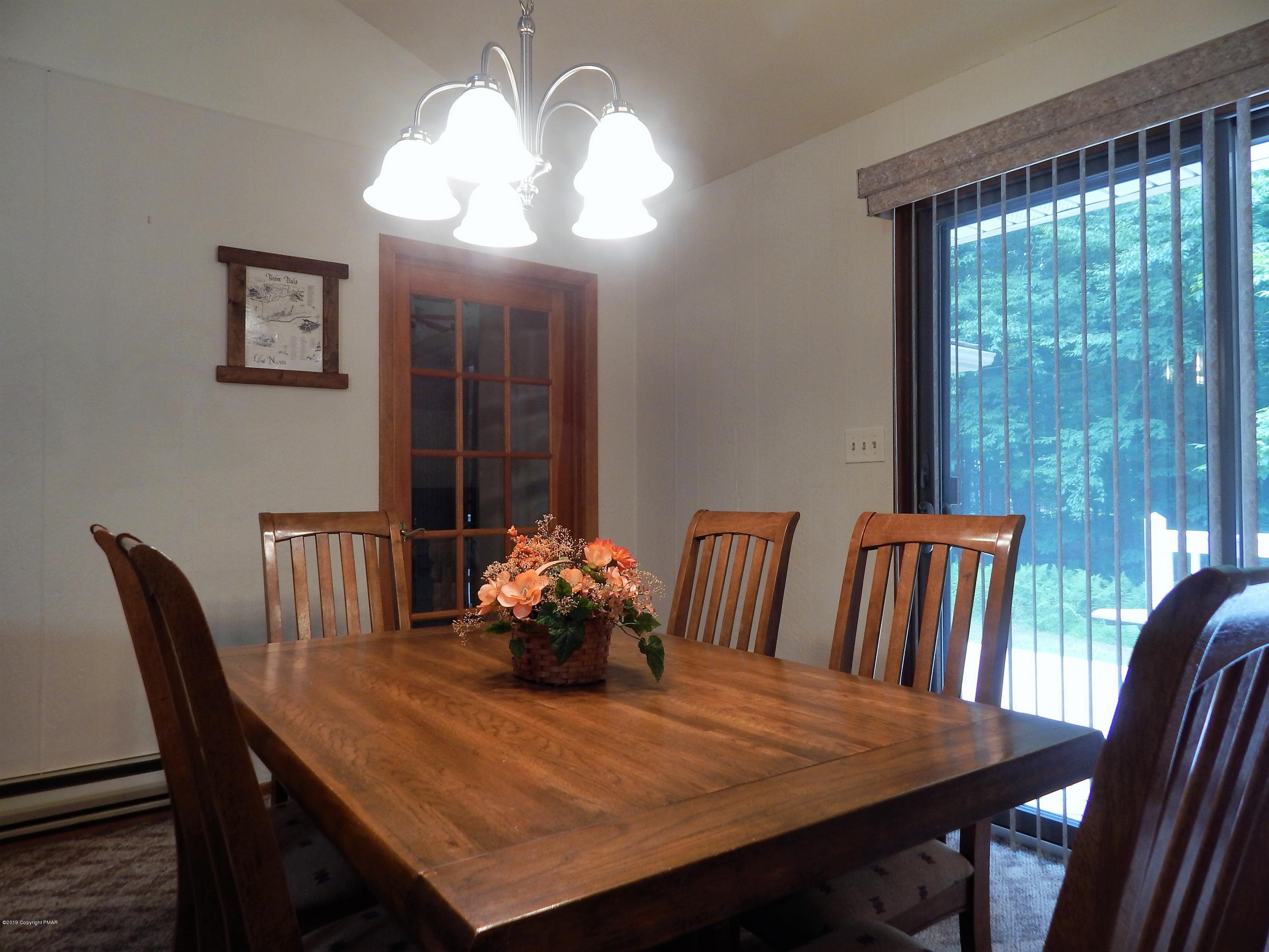 227 Kit Carson Circle Pocono Pines, PA 18350 - Photo 13 of 42 #13-Sapinski Dining Area