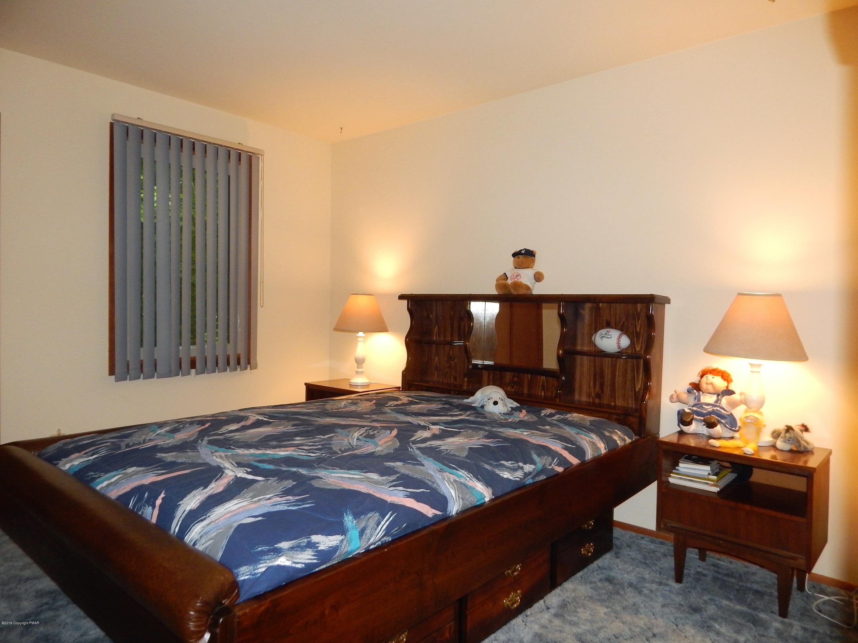227 Kit Carson Circle Pocono Pines, PA 18350 - Photo 19 of 42 #19-Sapinski Bedroom #2