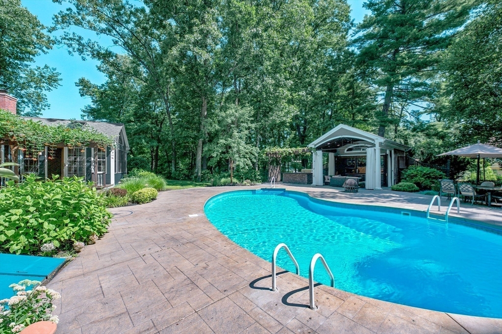 79 Silver Birch Road Longmeadow, MA 01106 - Photo 4 of 42 Gallery Image 4