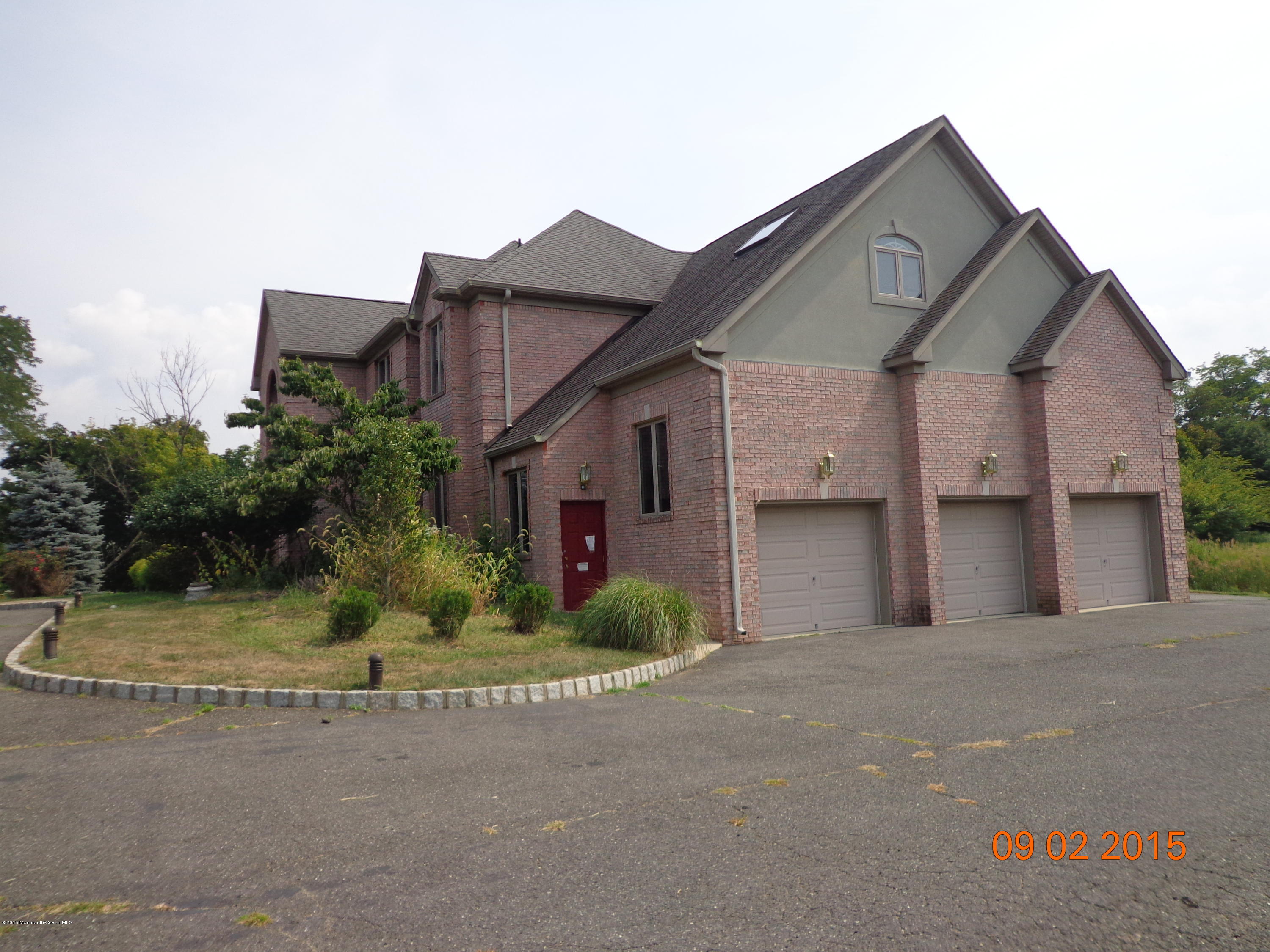 23 Schanck Road Holmdel, NJ 07733 - Photo 3 of 12 DSC01830