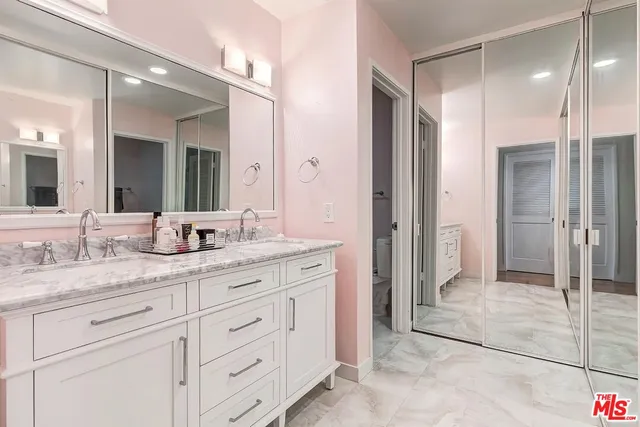 $1,199,000 | 858 12th Street, Unit 4, Santa Monica, CA 90403