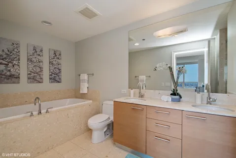 $1,295,000 | 340 East Randolph Street, Unit 3403, Chicago, IL 60601