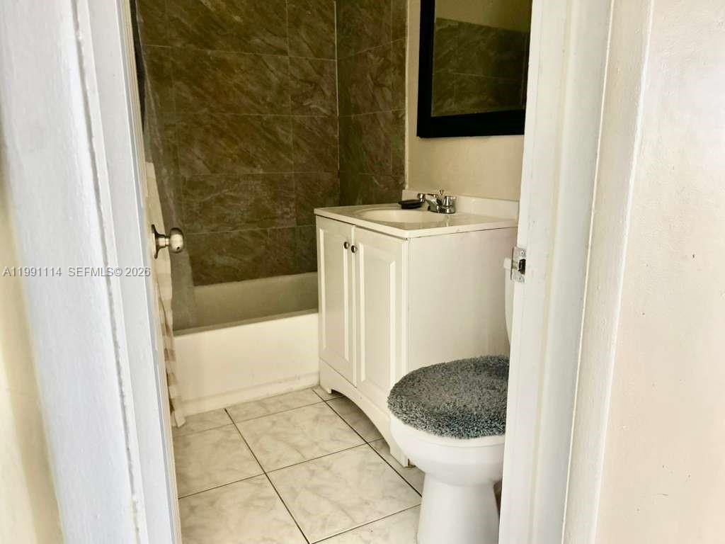 51 Davis Road Palm Springs, FL 33461 - Photo 15 of 23 Gallery Image 15