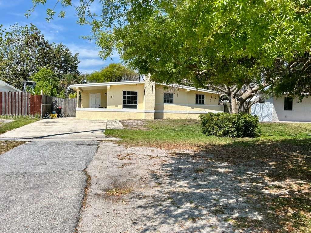 51 Davis Road Palm Springs, FL 33461 - Photo 4 of 23 Gallery Image 4