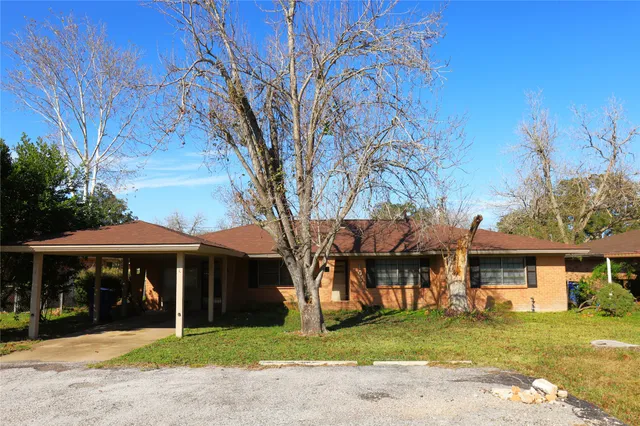 $1,750 | 103 East Meadow Lane, West Columbia, TX 77486