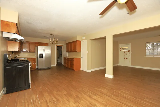 $1,750 | 103 East Meadow Lane, West Columbia, TX 77486