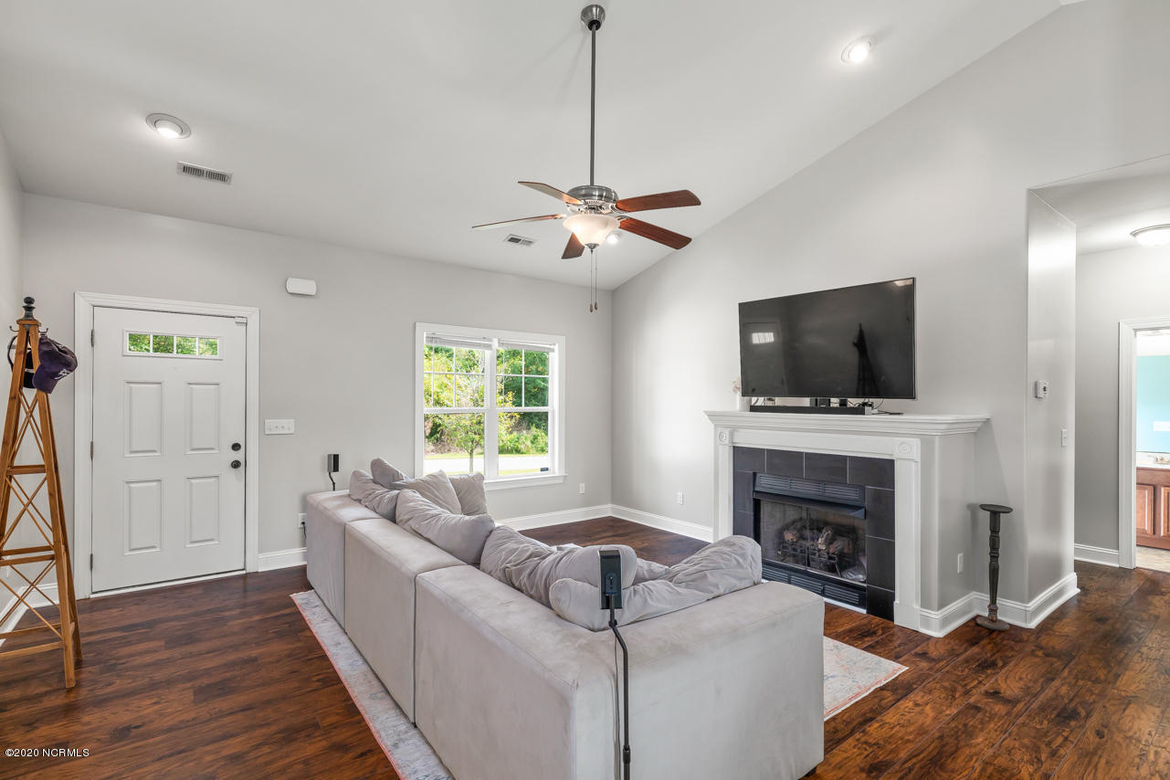 138 Hawks Point Road Jacksonville, NC 28540 - Photo 5 of 34 5