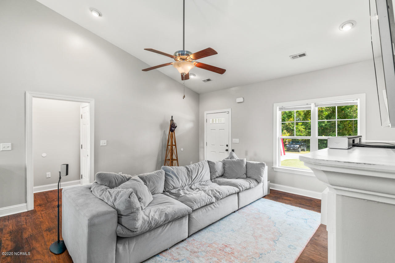 138 Hawks Point Road Jacksonville, NC 28540 - Photo 6 of 34 6