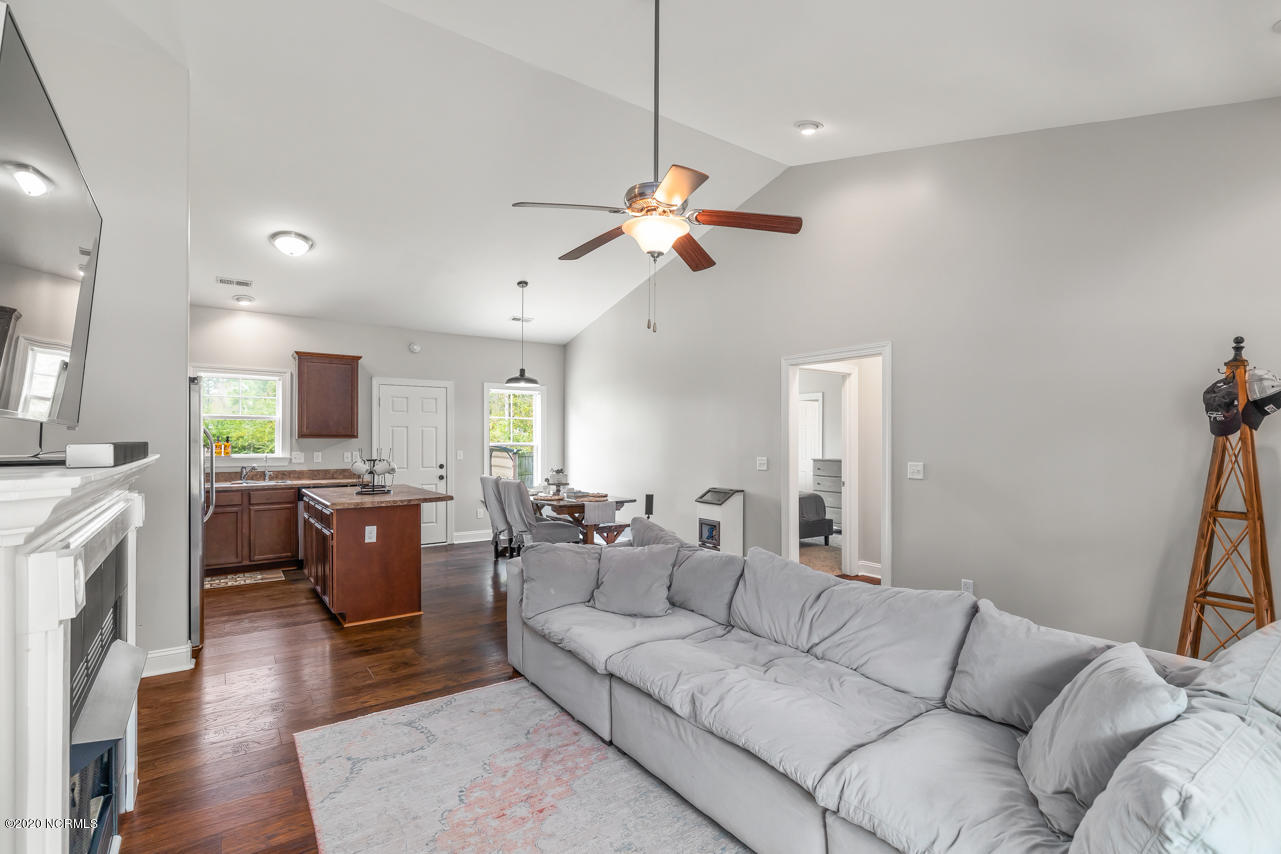 138 Hawks Point Road Jacksonville, NC 28540 - Photo 7 of 34 7