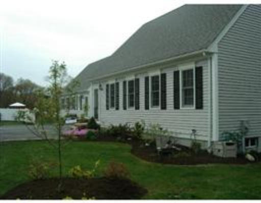 23 R Nicks Rock Road, Unit 2 Plymouth, MA 02360 - Photo 2 of 16 Gallery Image 2