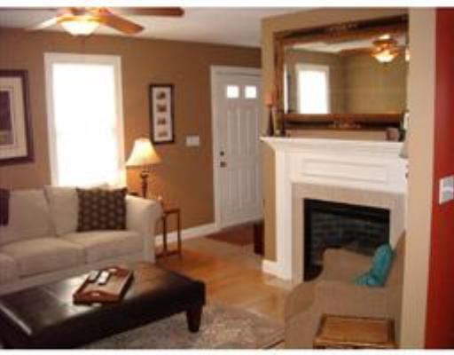 23 R Nicks Rock Road, Unit 2 Plymouth, MA 02360 - Photo 4 of 16 Gallery Image 4