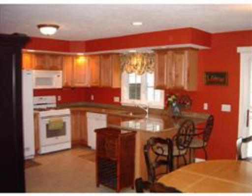 23 R Nicks Rock Road, Unit 2 Plymouth, MA 02360 - Photo 5 of 16 Gallery Image 5