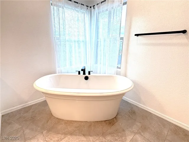 $3,700 | 8415 Iron Heart Lane, Las Vegas, NV 89113