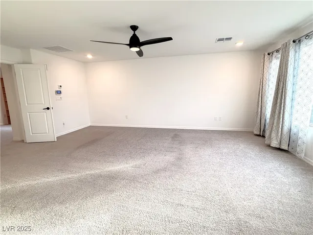 $3,700 | 8415 Iron Heart Lane, Las Vegas, NV 89113