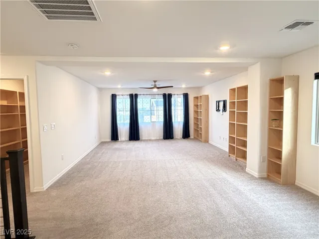 $3,700 | 8415 Iron Heart Lane, Las Vegas, NV 89113