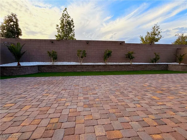 $3,700 | 8415 Iron Heart Lane, Las Vegas, NV 89113