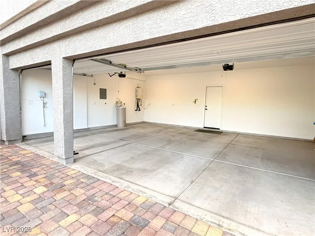 $3,700 | 8415 Iron Heart Lane, Las Vegas, NV 89113