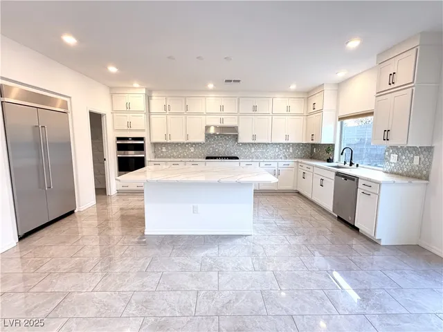 $3,700 | 8415 Iron Heart Lane, Las Vegas, NV 89113