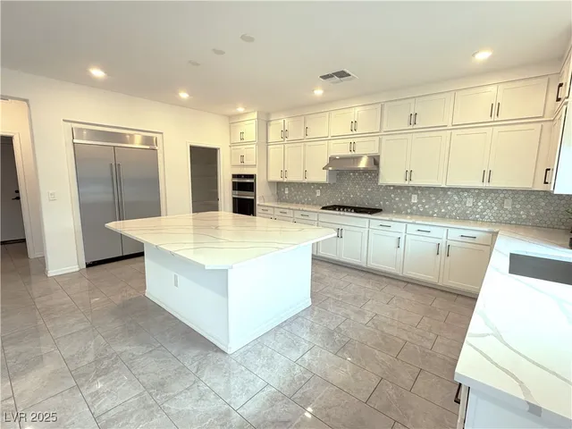 $3,700 | 8415 Iron Heart Lane, Las Vegas, NV 89113