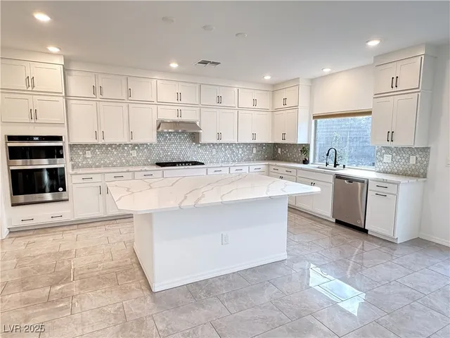 $3,700 | 8415 Iron Heart Lane, Las Vegas, NV 89113