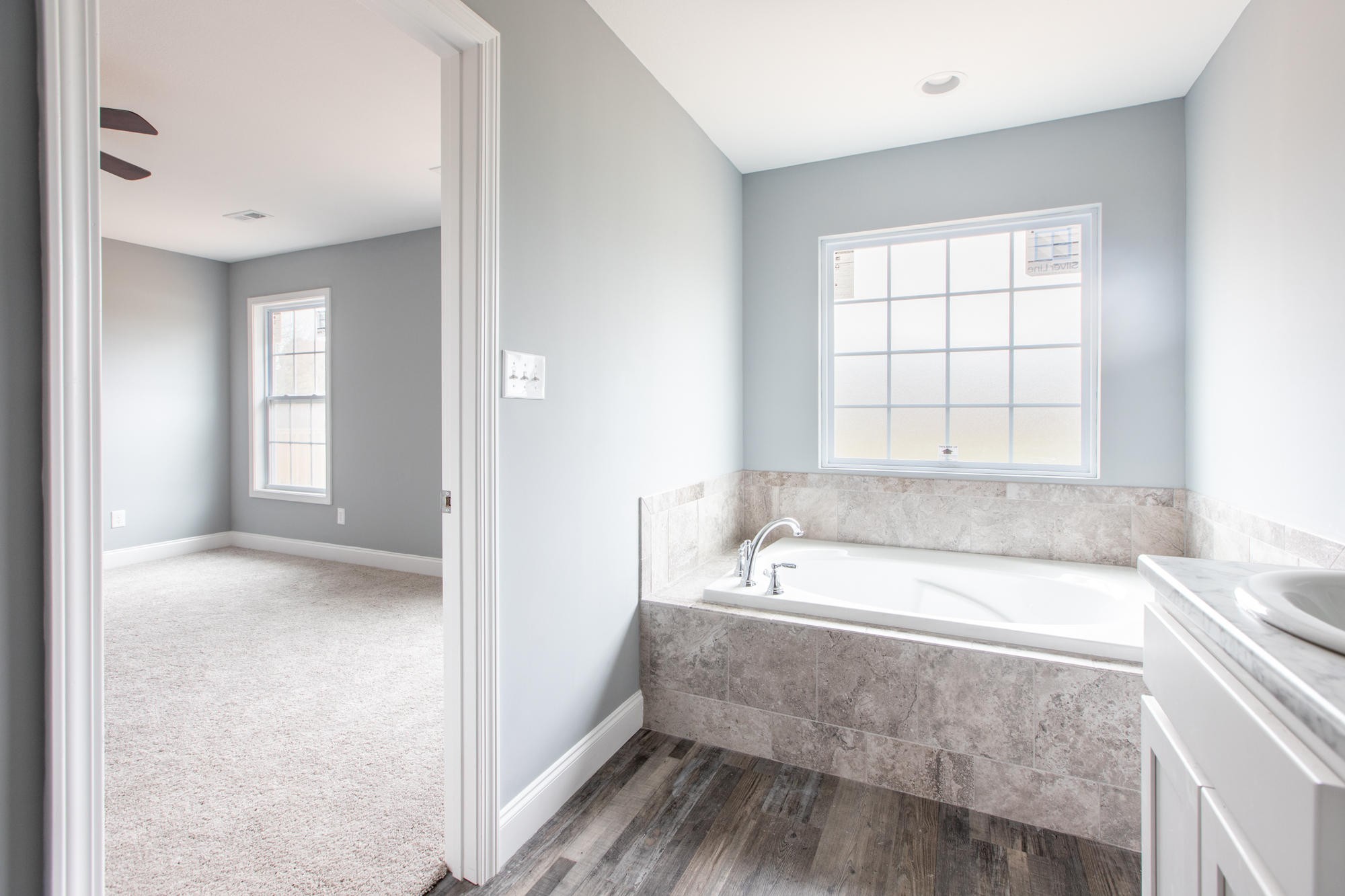 928 Houston Springs Road Greenback, TN 37742 - Photo 15 of 31 a bathroom with a bathtub and a sink
