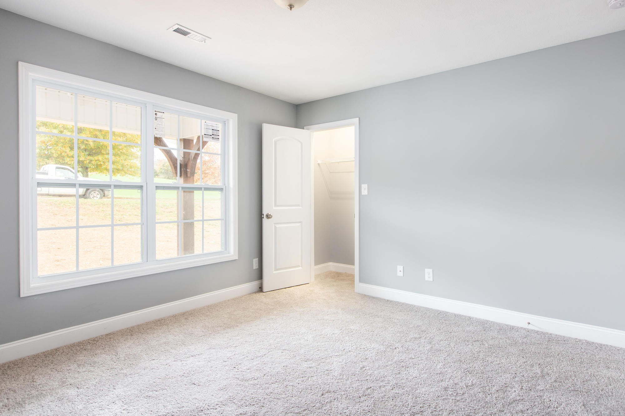 928 Houston Springs Road Greenback, TN 37742 - Photo 25 of 31 a view of an empty room with a window