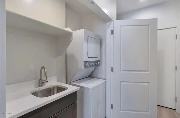 $2,295 | 2015 North 50th Street, Unit 50, Phoenix, AZ 85008