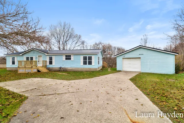 $242,900 | 6220 West Riverside Drive, Saranac, MI 48881