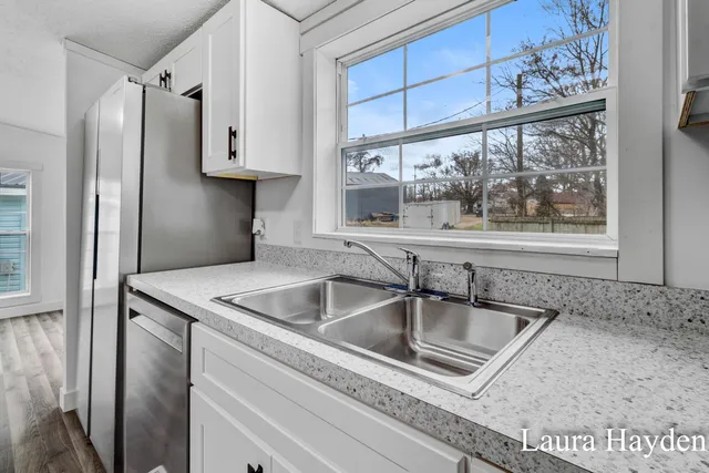 $242,900 | 6220 West Riverside Drive, Saranac, MI 48881