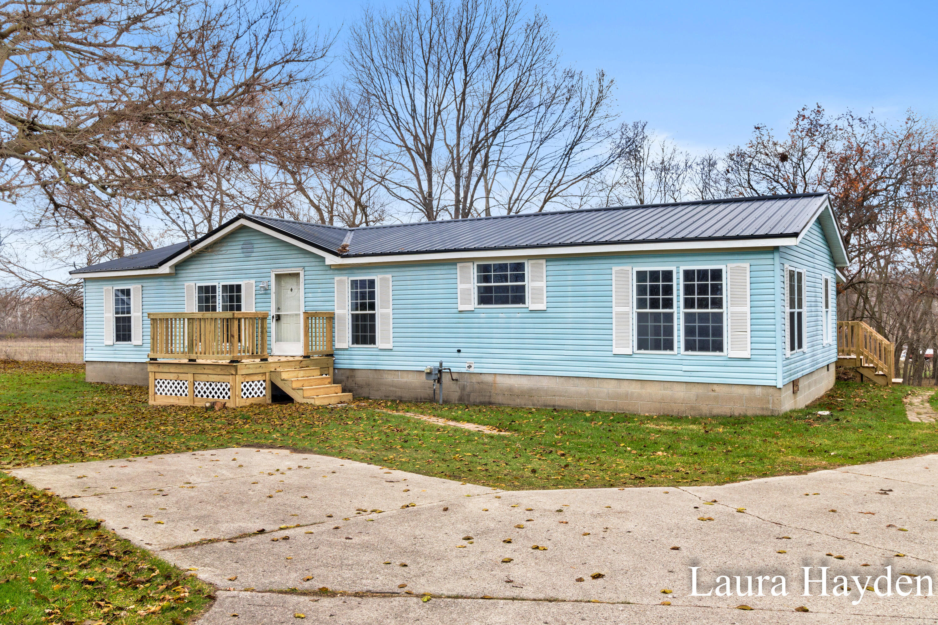 6220 West Riverside Drive Saranac, MI 48881 - Photo 2 of 47 Laura Hayden - 6220 W Riverside Drive (4
