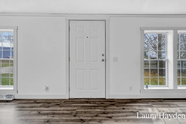 $242,900 | 6220 West Riverside Drive, Saranac, MI 48881