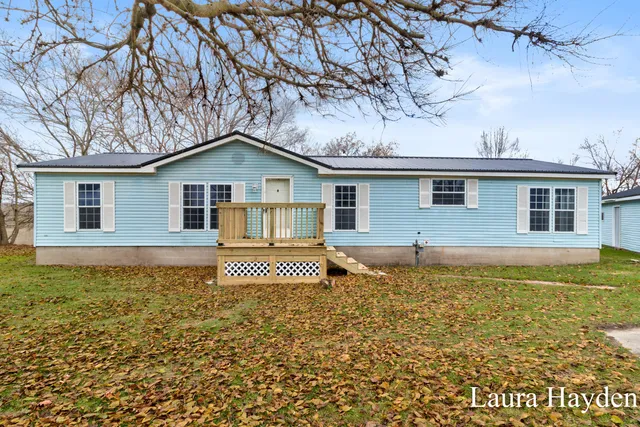 $242,900 | 6220 West Riverside Drive, Saranac, MI 48881