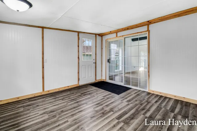 $242,900 | 6220 West Riverside Drive, Saranac, MI 48881