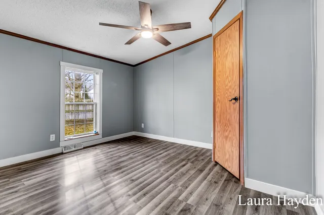 $242,900 | 6220 West Riverside Drive, Saranac, MI 48881