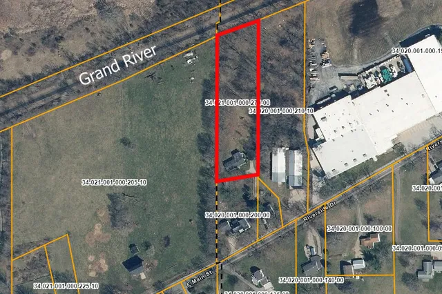 $242,900 | 6220 West Riverside Drive, Saranac, MI 48881