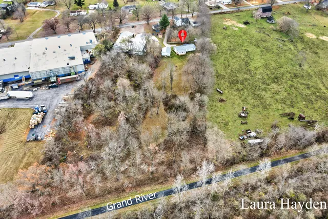 $242,900 | 6220 West Riverside Drive, Saranac, MI 48881