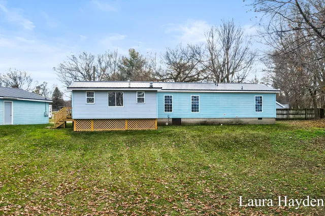 $242,900 | 6220 West Riverside Drive, Saranac, MI 48881